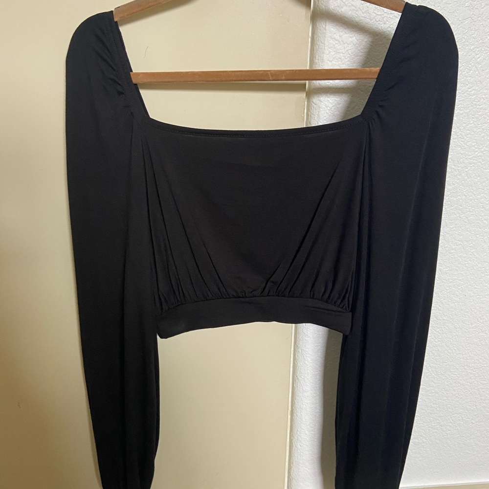 Long sleeve crop top